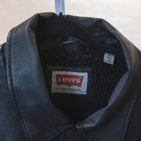 Levis leather jacket - Picture 2 of 3